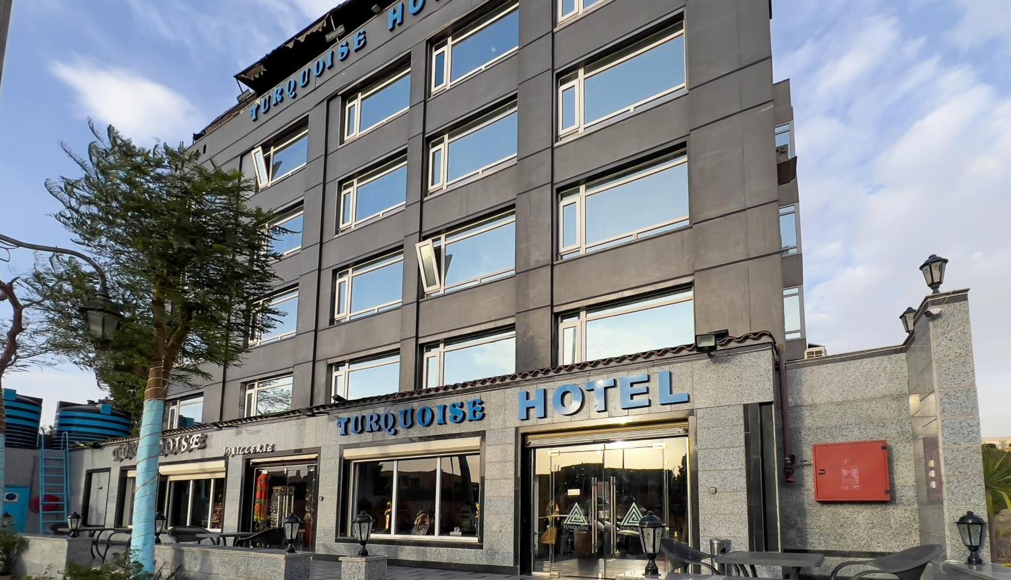 Turquoise Pyramids & Grand Egyptian Museum View Hotel Kafret el-Gabal Exterior foto